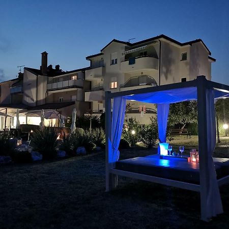 Villa Badi Ловречица Экстерьер фото