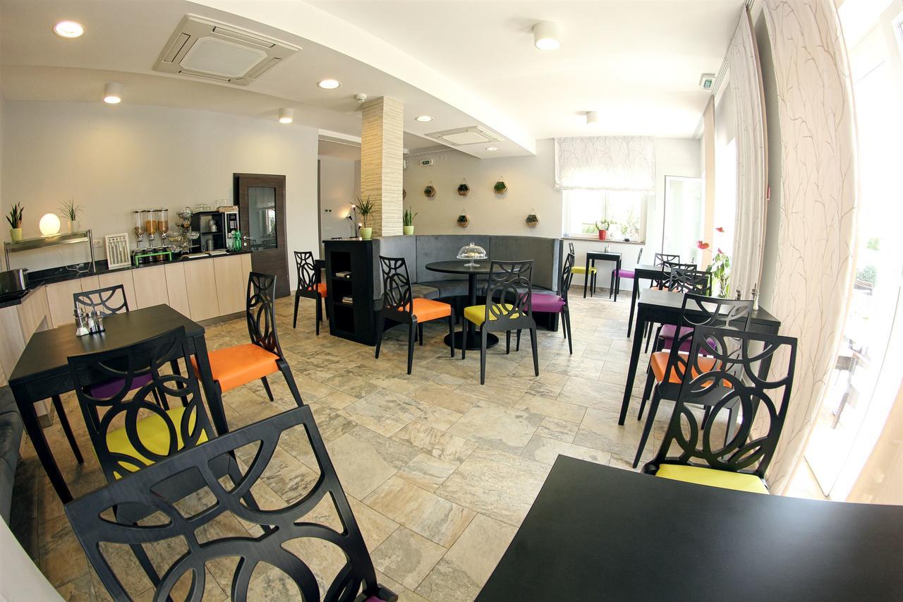 Villa Badi Ловречица Экстерьер фото