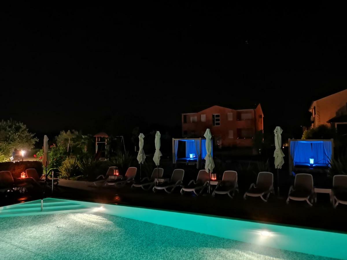 Villa Badi Ловречица Экстерьер фото